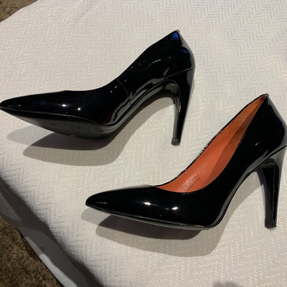 Elegant Black Women's Heels - Picture 2 of 6